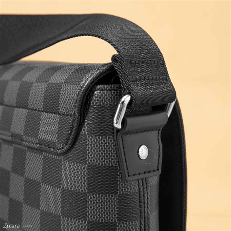 District PM Damier Graphite .